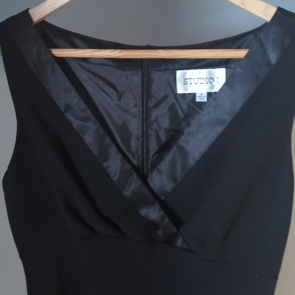 Dress - Picture 3 of 3